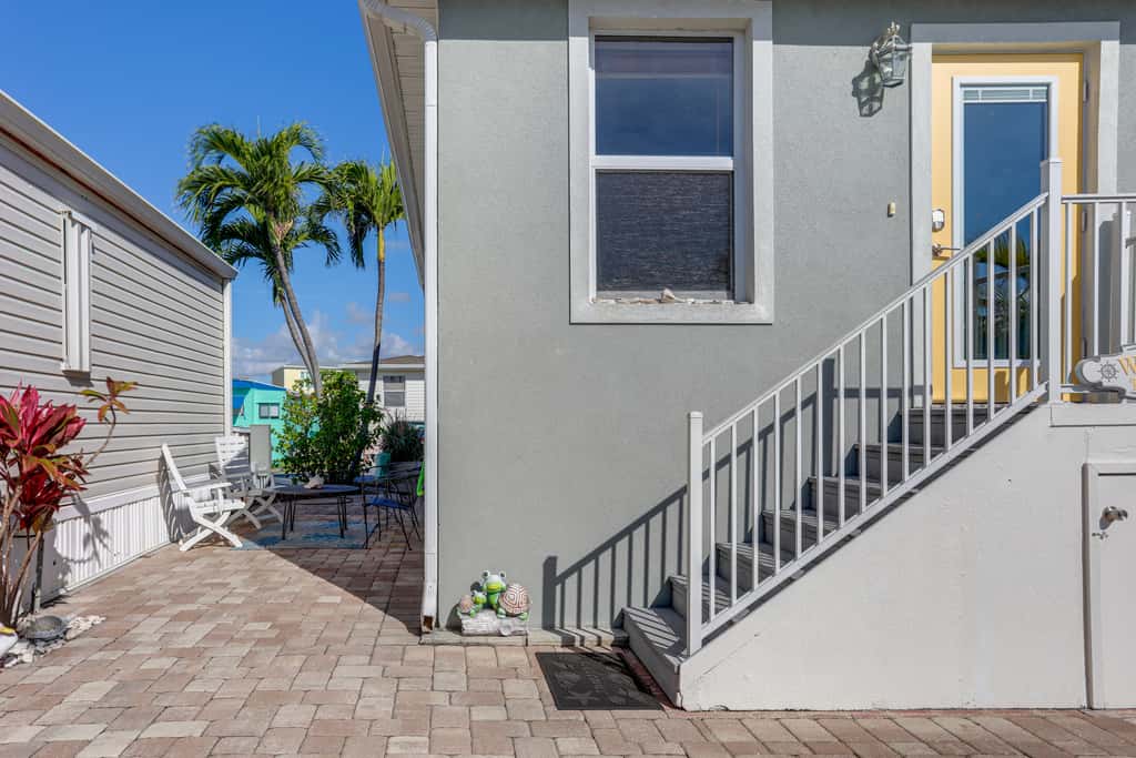 South Hutchinson Island Cottage w/ Beach Access!