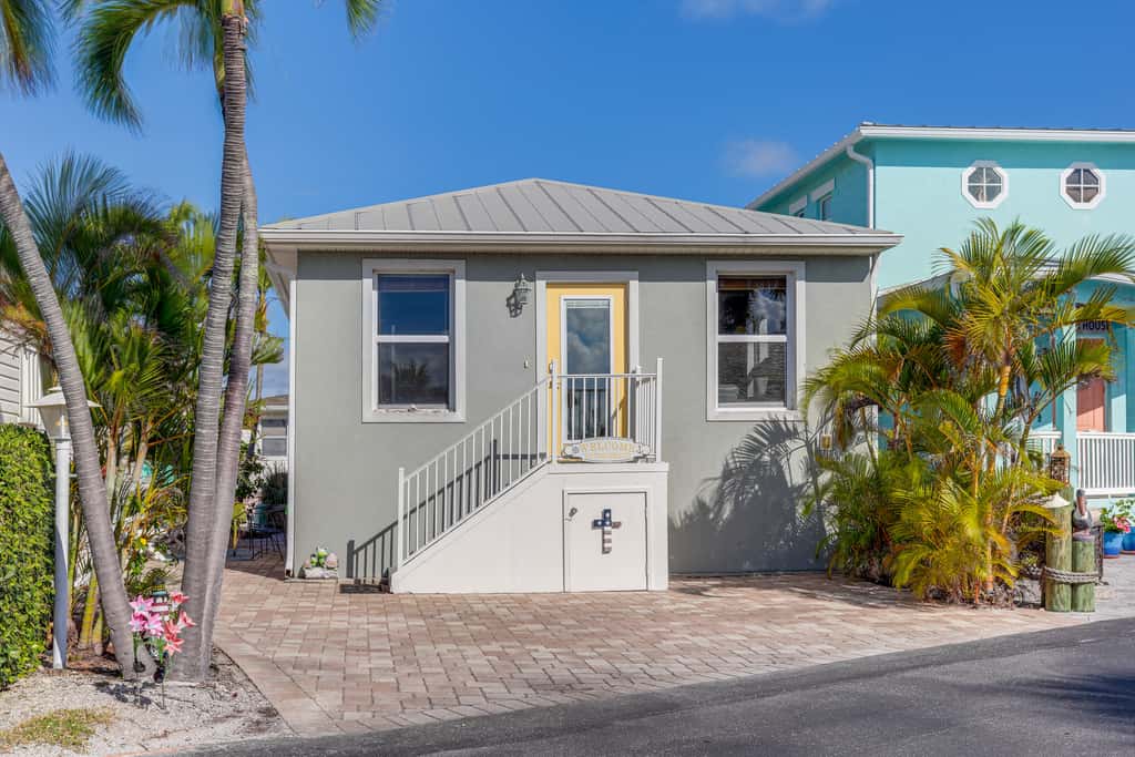 South Hutchinson Island Cottage w/ Beach Access!