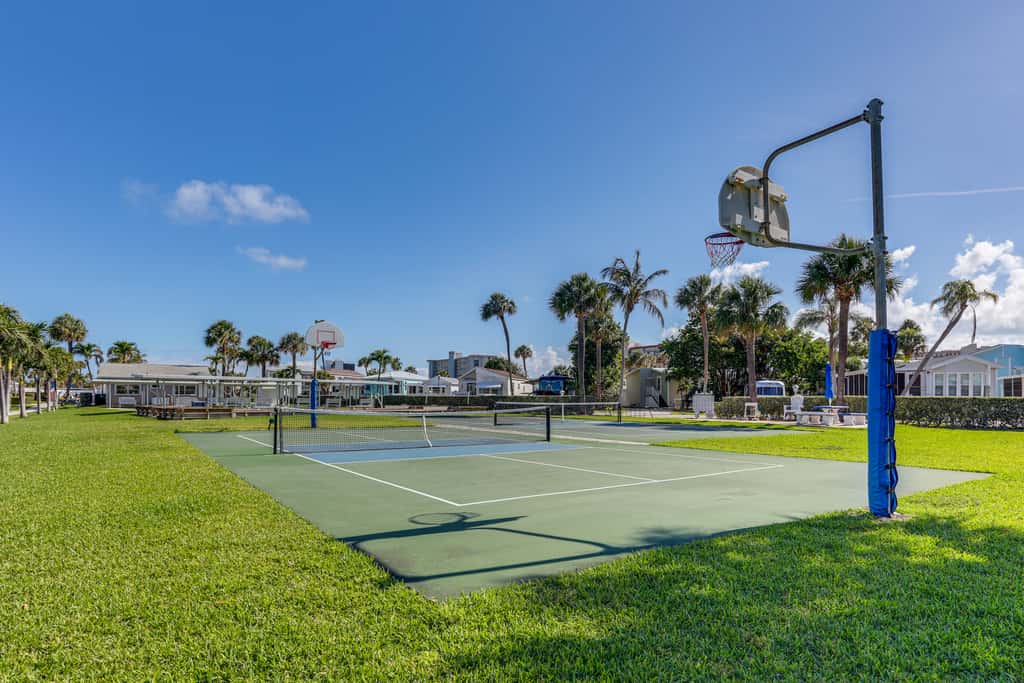 South Hutchinson Island Cottage w/ Beach Access!