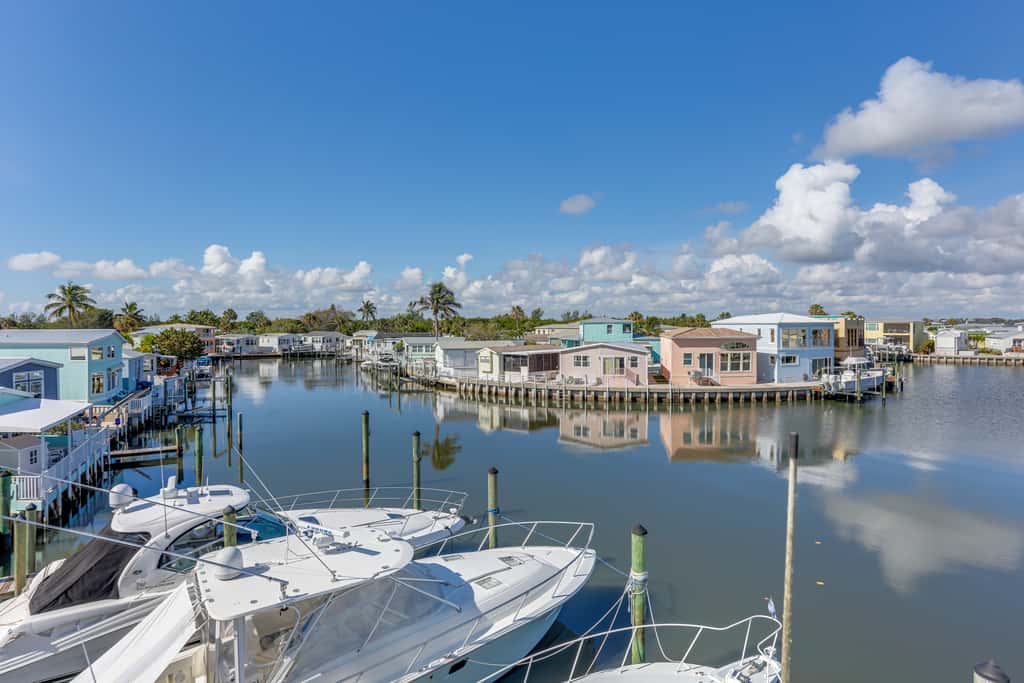 South Hutchinson Island Cottage w/ Beach Access!