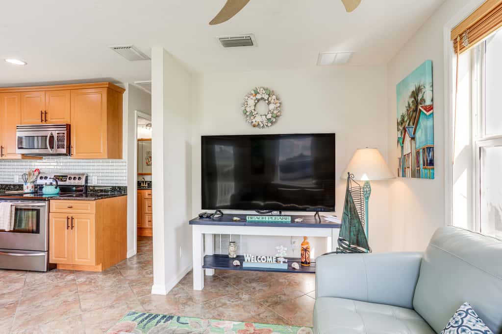 South Hutchinson Island Cottage w/ Beach Access!