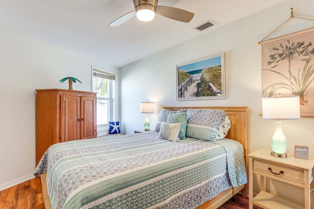 South Hutchinson Island Cottage w/ Beach Access!