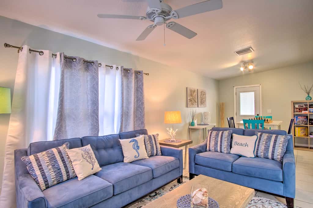 Cozy Melbourne Home w/ Deck & Pool: 5 Mi to Beach!