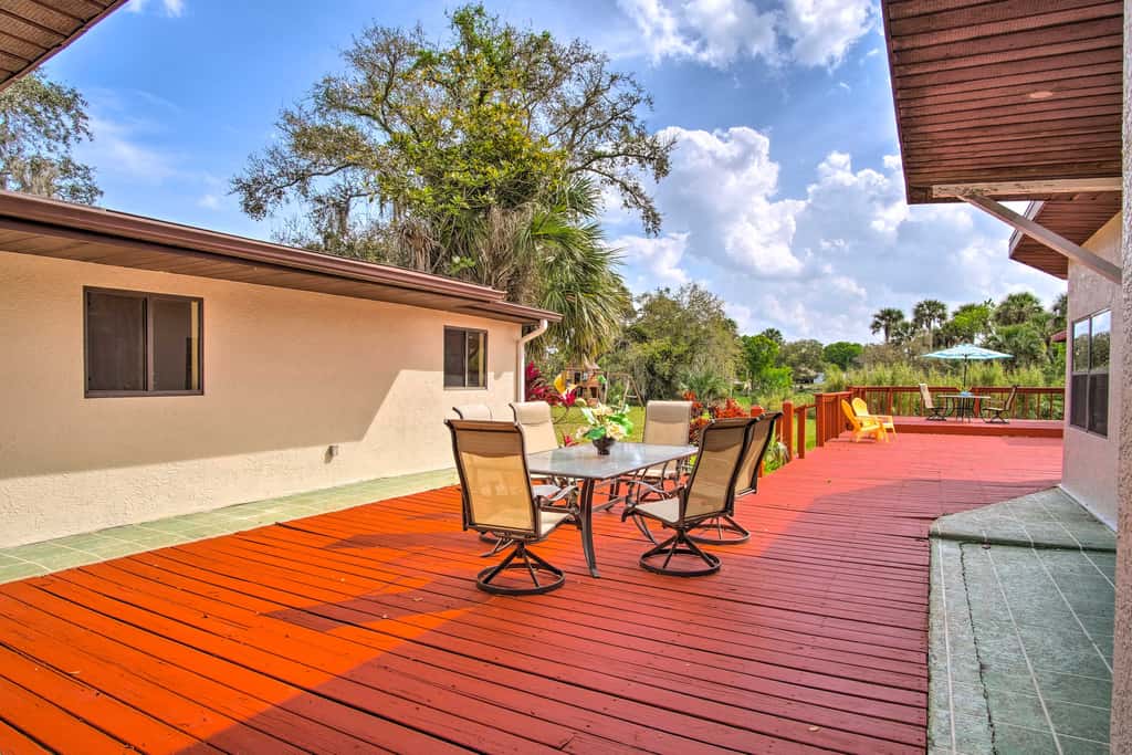 Cozy Melbourne Home w/ Deck & Pool: 5 Mi to Beach!