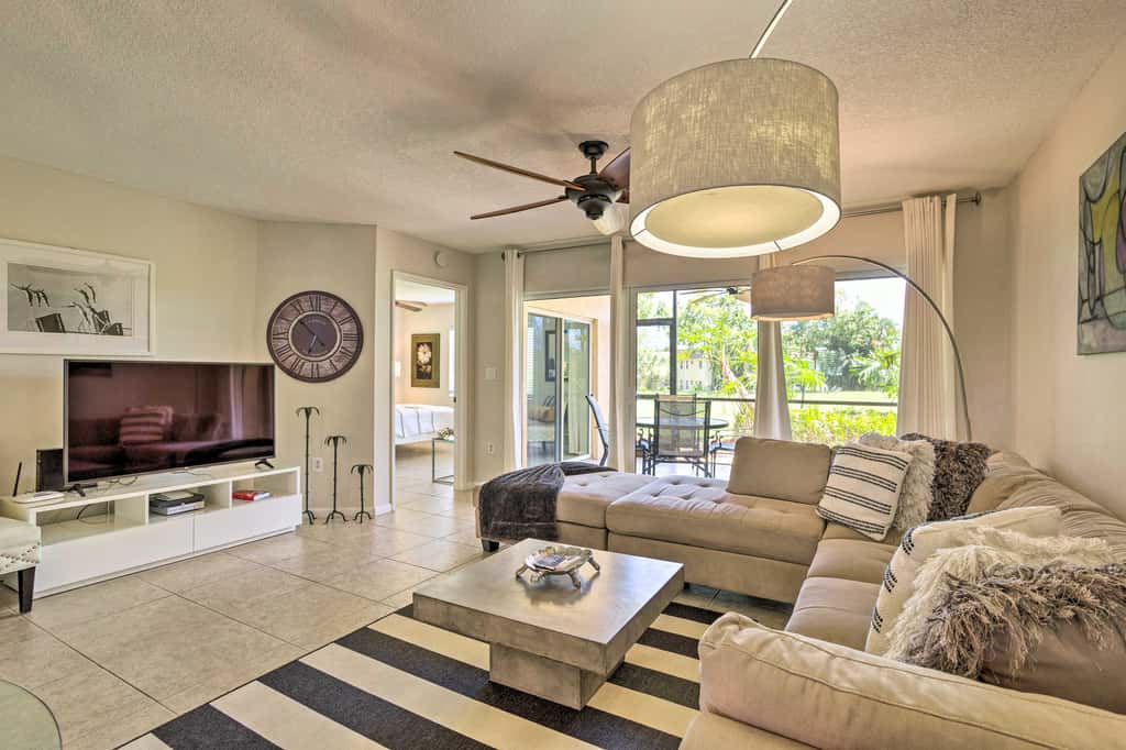 Jupiter Condo w/ Pool Access, Walk to Beach!