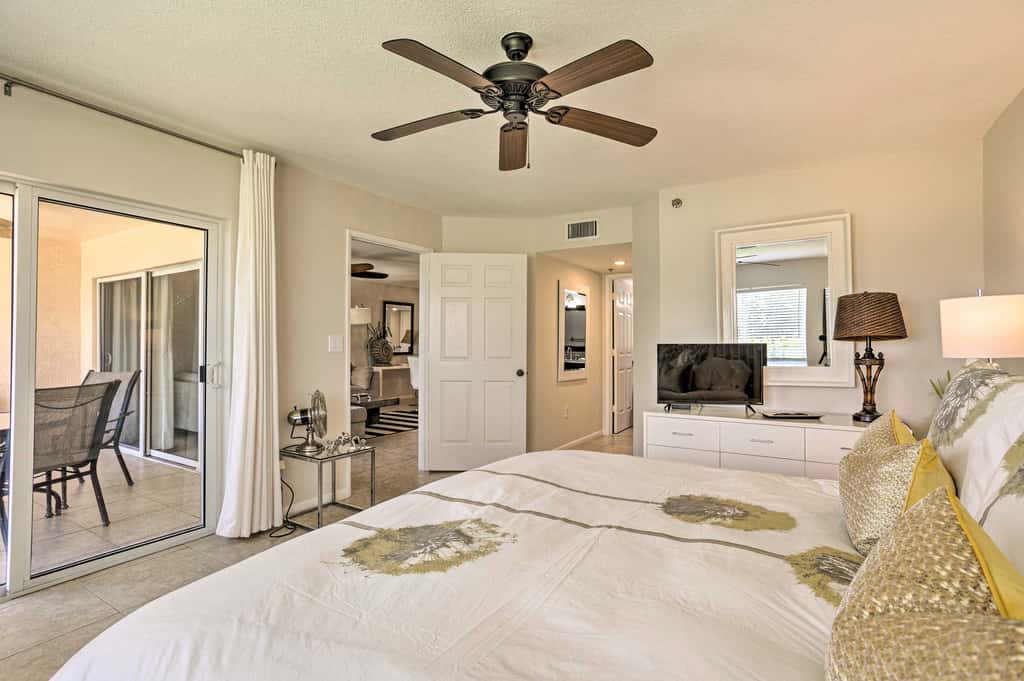 Jupiter Condo w/ Pool Access, Walk to Beach!