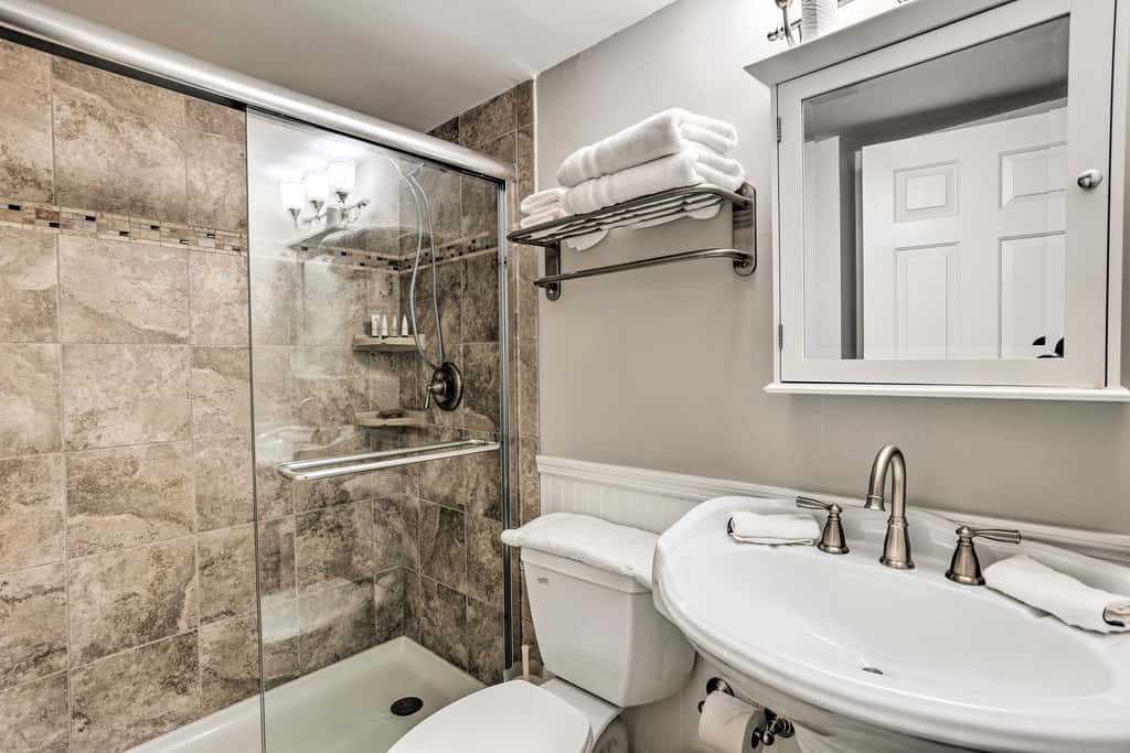 Jupiter Condo w/ Pool Access, Walk to Beach!