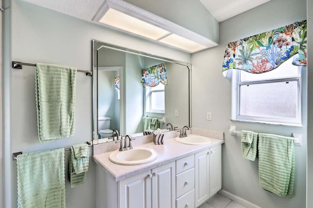 Merritt Island Home with Grill & Saltwater Pool
