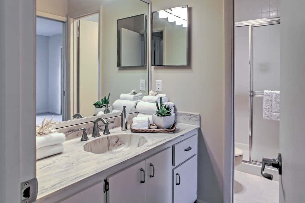 'Sand Dollar' Jenson Beach Home w/ Pool Access!