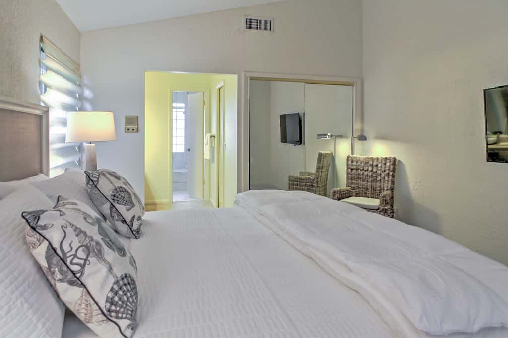 'Sand Dollar' Jenson Beach Home w/ Pool Access!