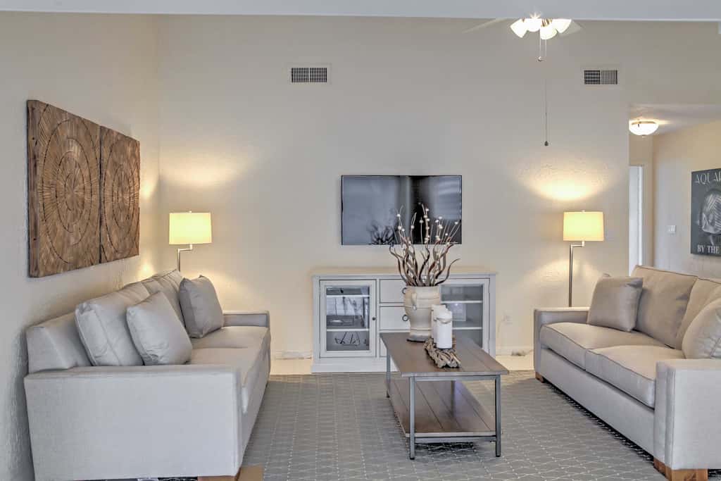 'Sand Dollar' Jenson Beach Home w/ Pool Access!