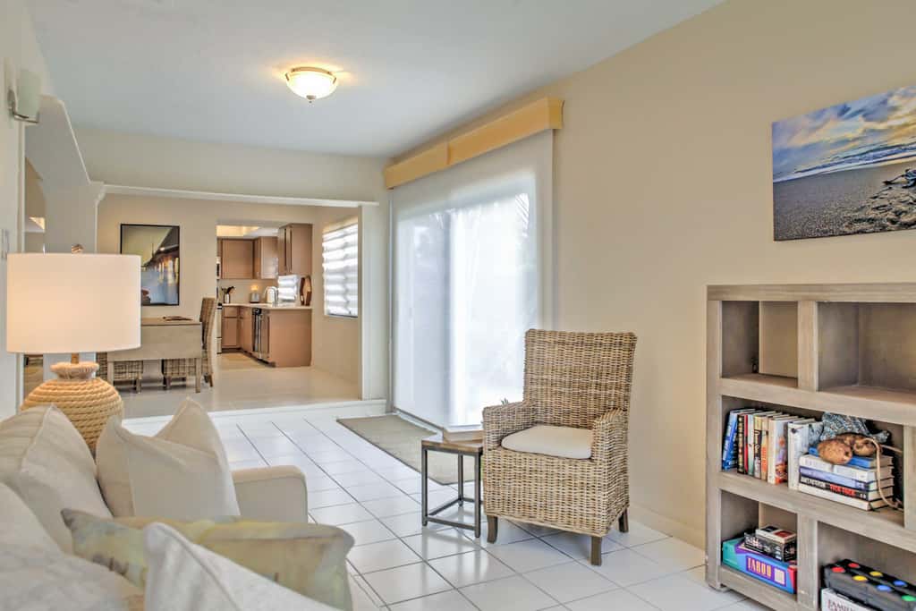 'Sand Dollar' Jenson Beach Home w/ Pool Access!