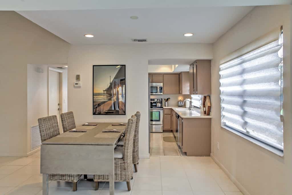 'Sand Dollar' Jenson Beach Home w/ Pool Access!
