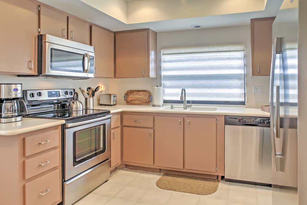 'Sand Dollar' Jenson Beach Home w/ Pool Access!