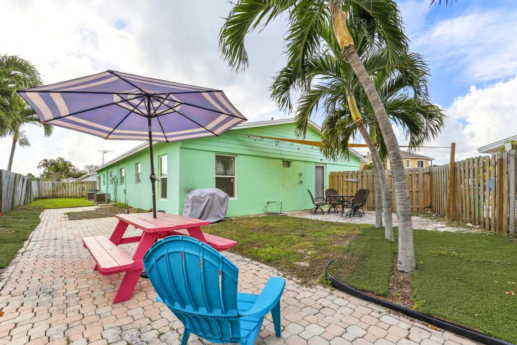 Jensen Beach Home: Walk to Beach Access!