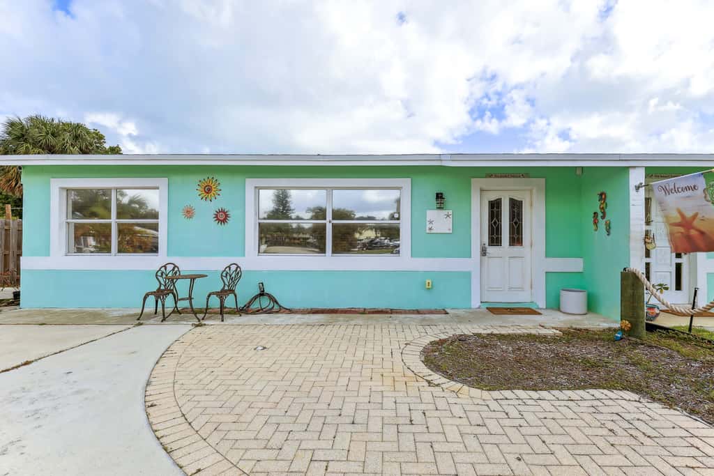 Jensen Beach Home: Walk to Beach Access!