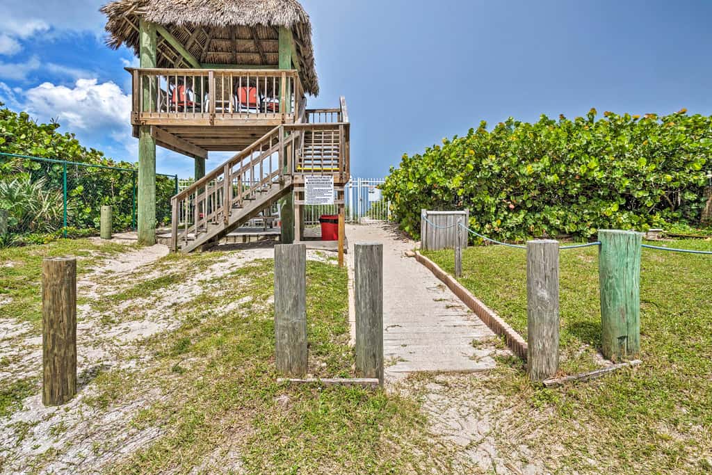 Jensen Beach Home: Walk to Beach Access!