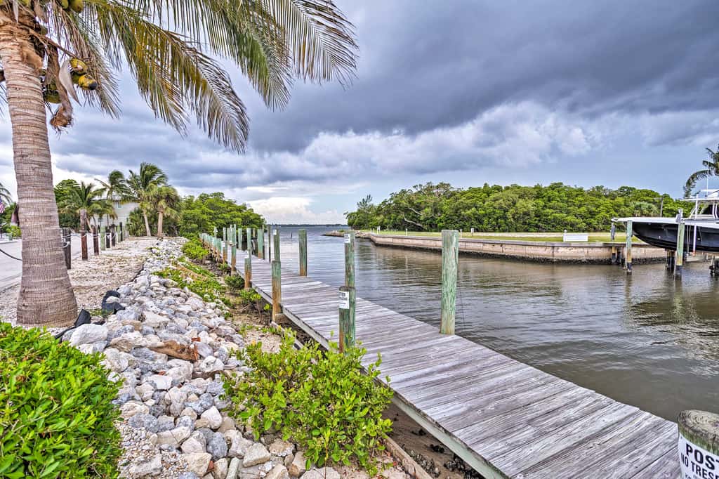 Jensen Beach Home: Walk to Beach Access!