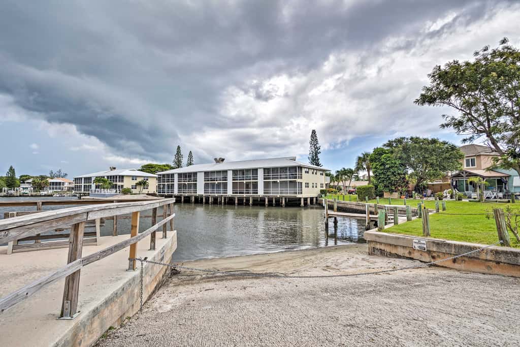 Jensen Beach Home: Walk to Beach Access!