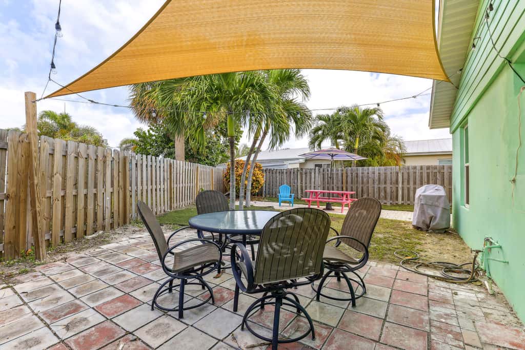 Jensen Beach Home: Walk to Beach Access!