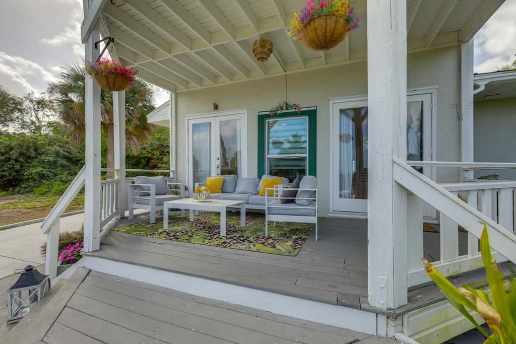 3-Acre Retreat, 3 Mi to Dtwn Jensen! Upscale Home