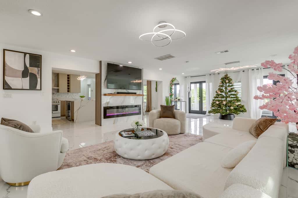 3-Acre Retreat, 3 Mi to Dtwn Jensen! Upscale Home
