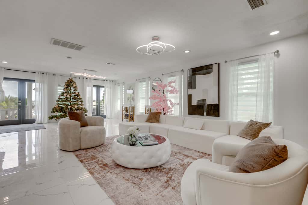 3-Acre Retreat, 3 Mi to Dtwn Jensen! Upscale Home