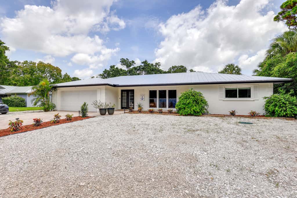 Vero Beach Vacation Rental: Pool & Putting Green!