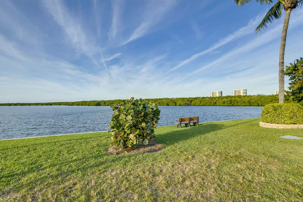 Nettles Island Jensen Beach Home: Walk to Ocean!
