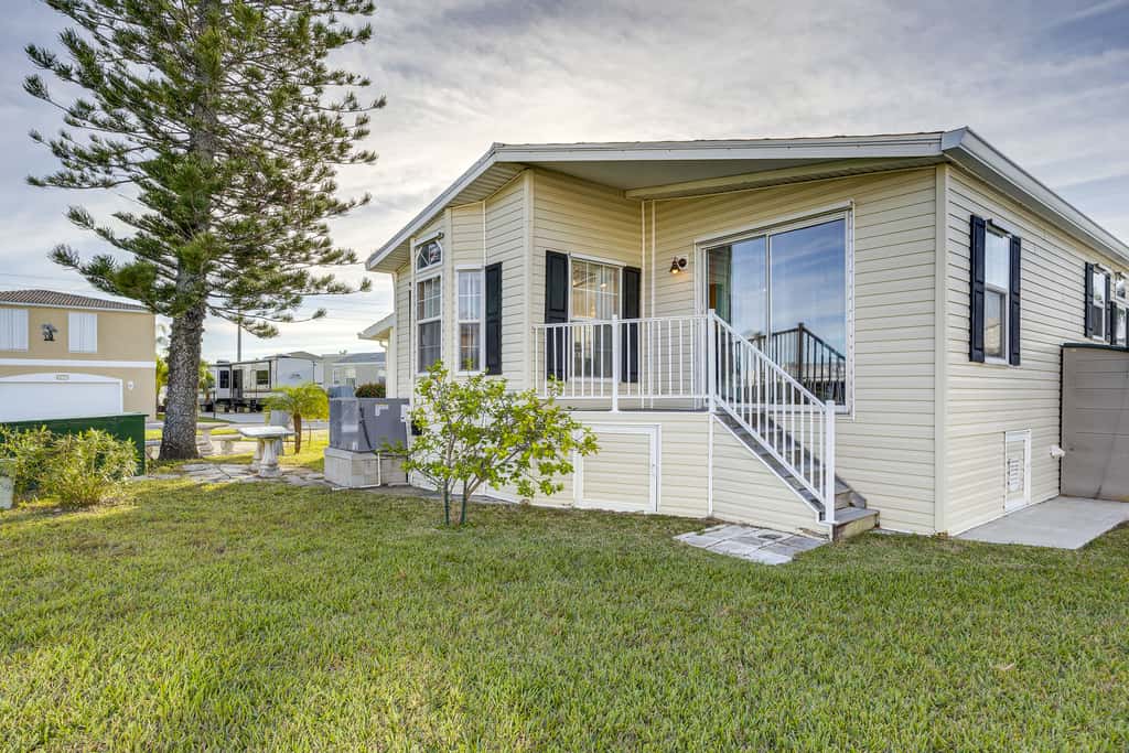 Nettles Island Jensen Beach Home: Walk to Ocean!