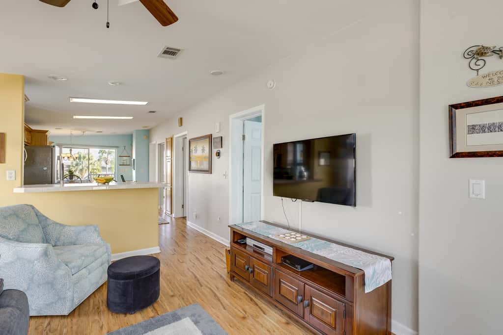 Nettles Island Jensen Beach Home: Walk to Ocean!