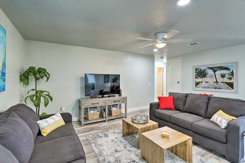 Pet-Friendly Merritt Island Home w/ Heated Pool