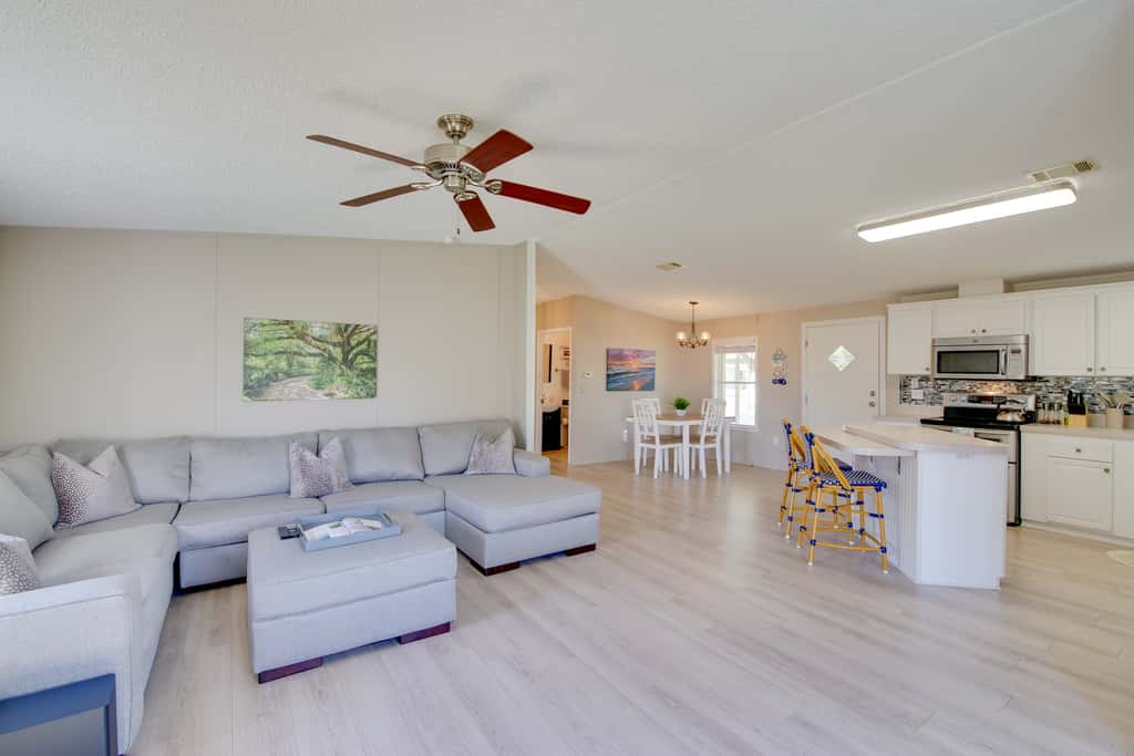Sebastien Cottage w/ Screened Porch, 5 Mi to Beach