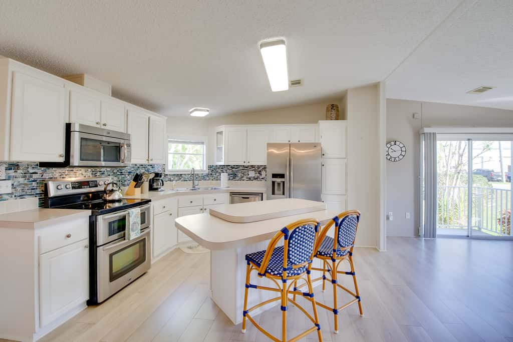 Sebastien Cottage w/ Screened Porch, 5 Mi to Beach