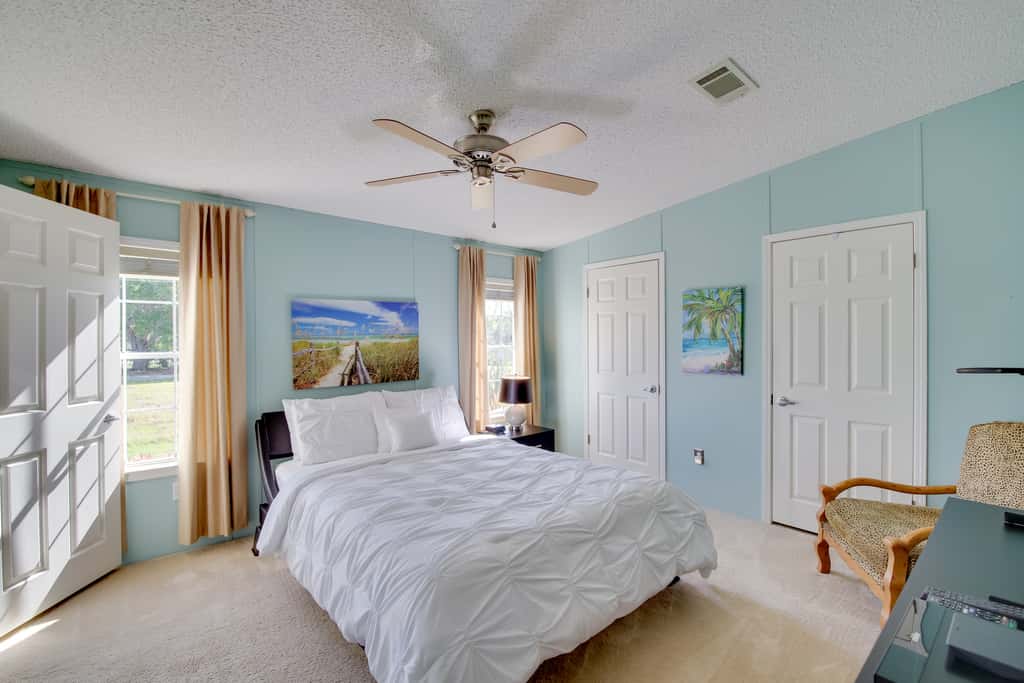 Sebastien Cottage w/ Screened Porch, 5 Mi to Beach