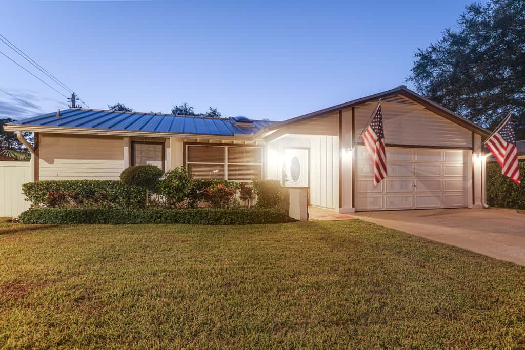 Luxe Jupiter Home w/ Pool House, Near Golf & Beach