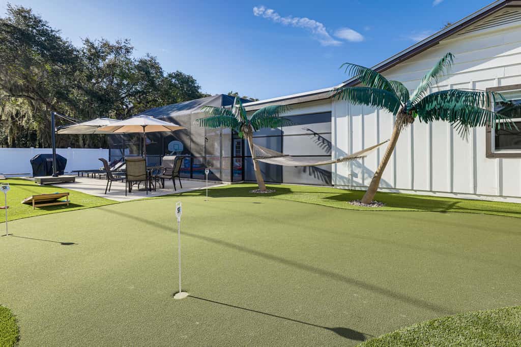 Luxe Jupiter Home w/ Pool House, Near Golf & Beach