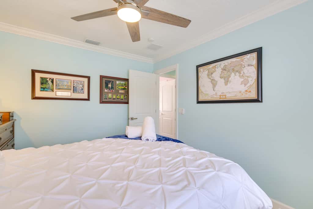Luxe Jupiter Home w/ Pool House, Near Golf & Beach