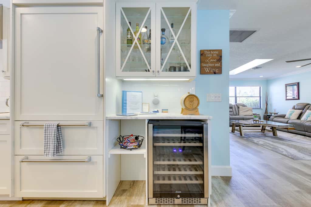 Luxe Jupiter Home w/ Pool House, Near Golf & Beach