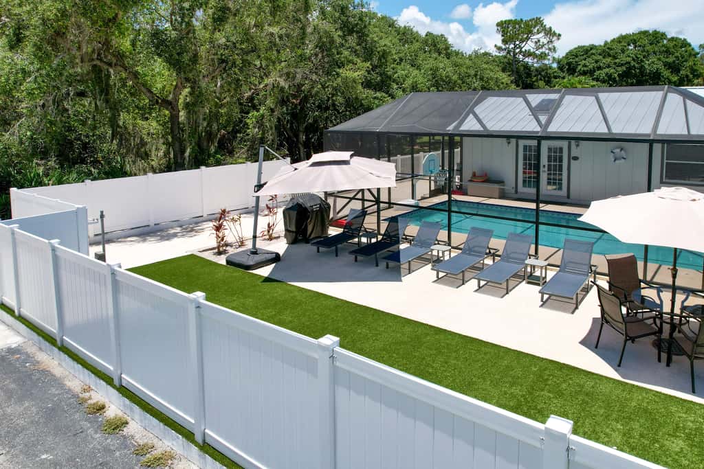 Luxe Jupiter Home w/ Pool House, Near Golf & Beach