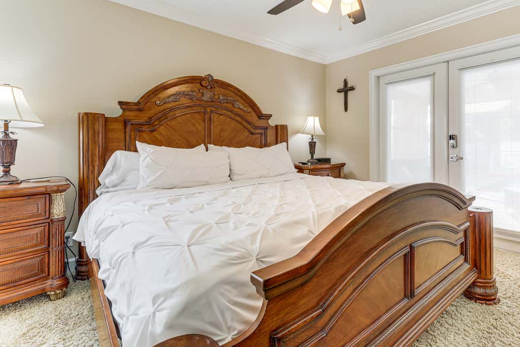Luxe Jupiter Home w/ Pool House, Near Golf & Beach