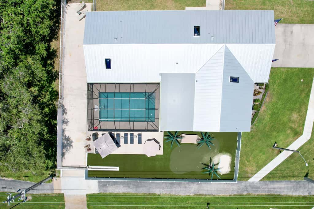 Luxe Jupiter Home w/ Pool House, Near Golf & Beach