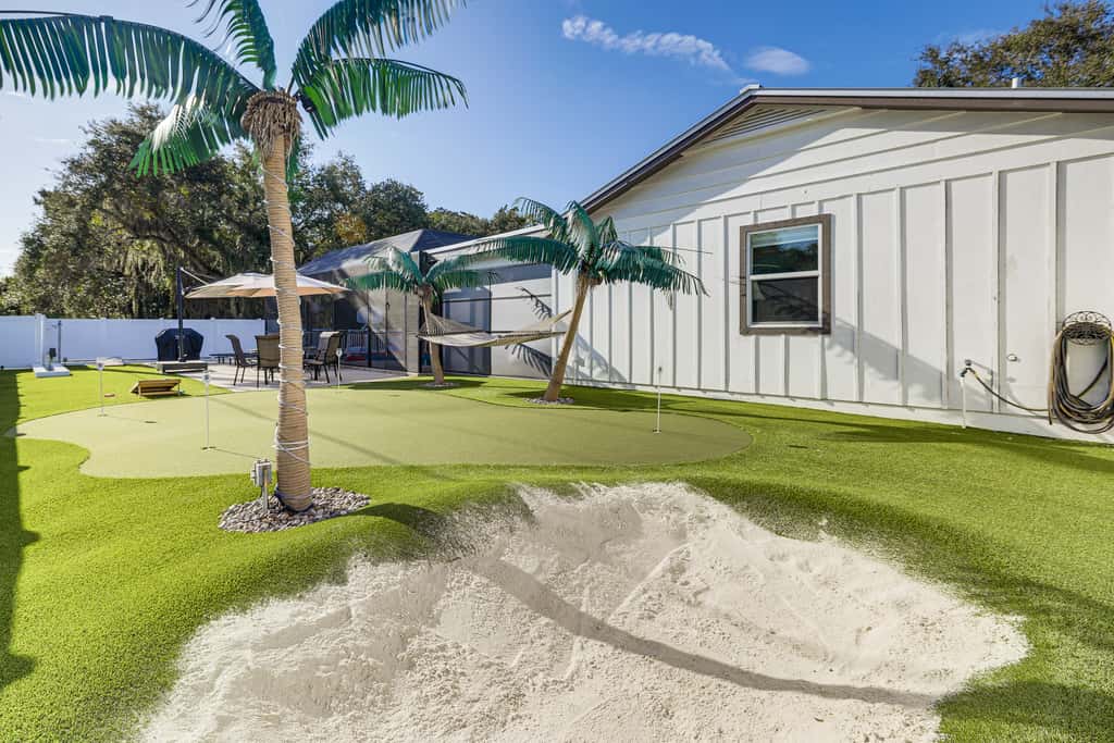 Luxe Jupiter Home w/ Pool House, Near Golf & Beach