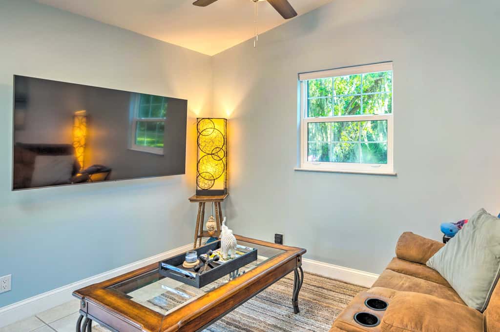 Luxe Jupiter Home w/ Pool House, Near Golf & Beach