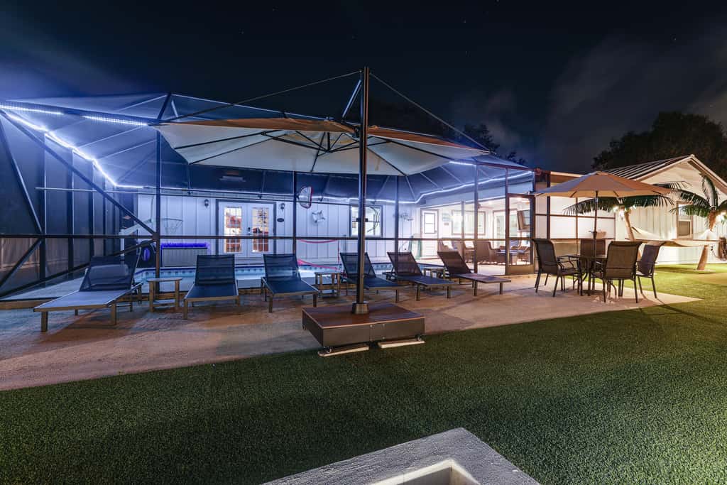 Luxe Jupiter Home w/ Pool House, Near Golf & Beach