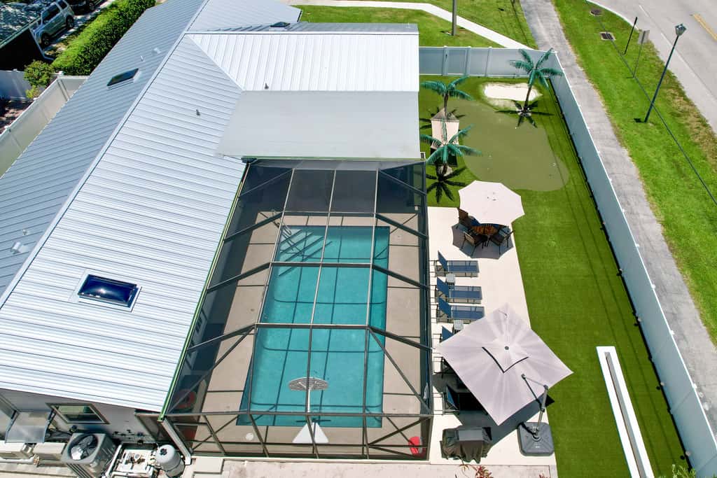 Luxe Jupiter Home w/ Pool House, Near Golf & Beach