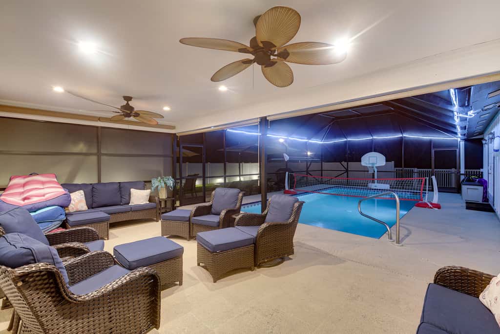 Luxe Jupiter Home w/ Pool House, Near Golf & Beach