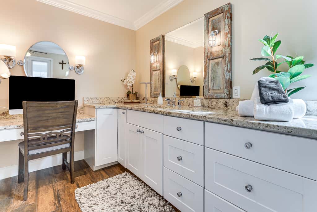 Luxe Jupiter Home w/ Pool House, Near Golf & Beach