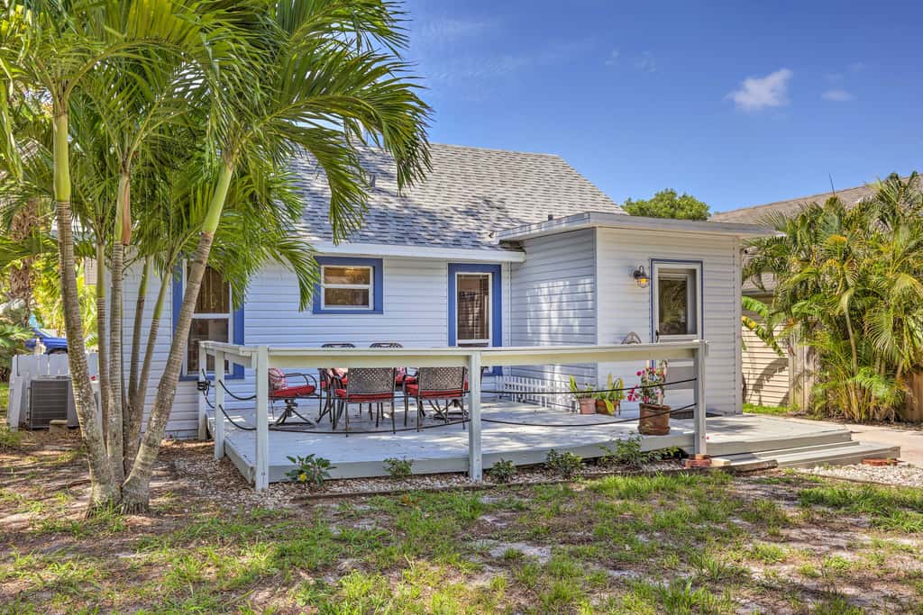 Lovely Cottage Near Downtown Stuart & Beaches