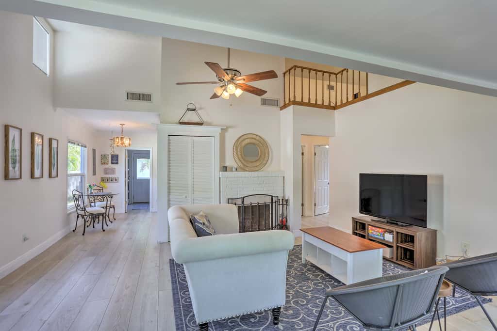 Lovely Cottage Near Downtown Stuart & Beaches